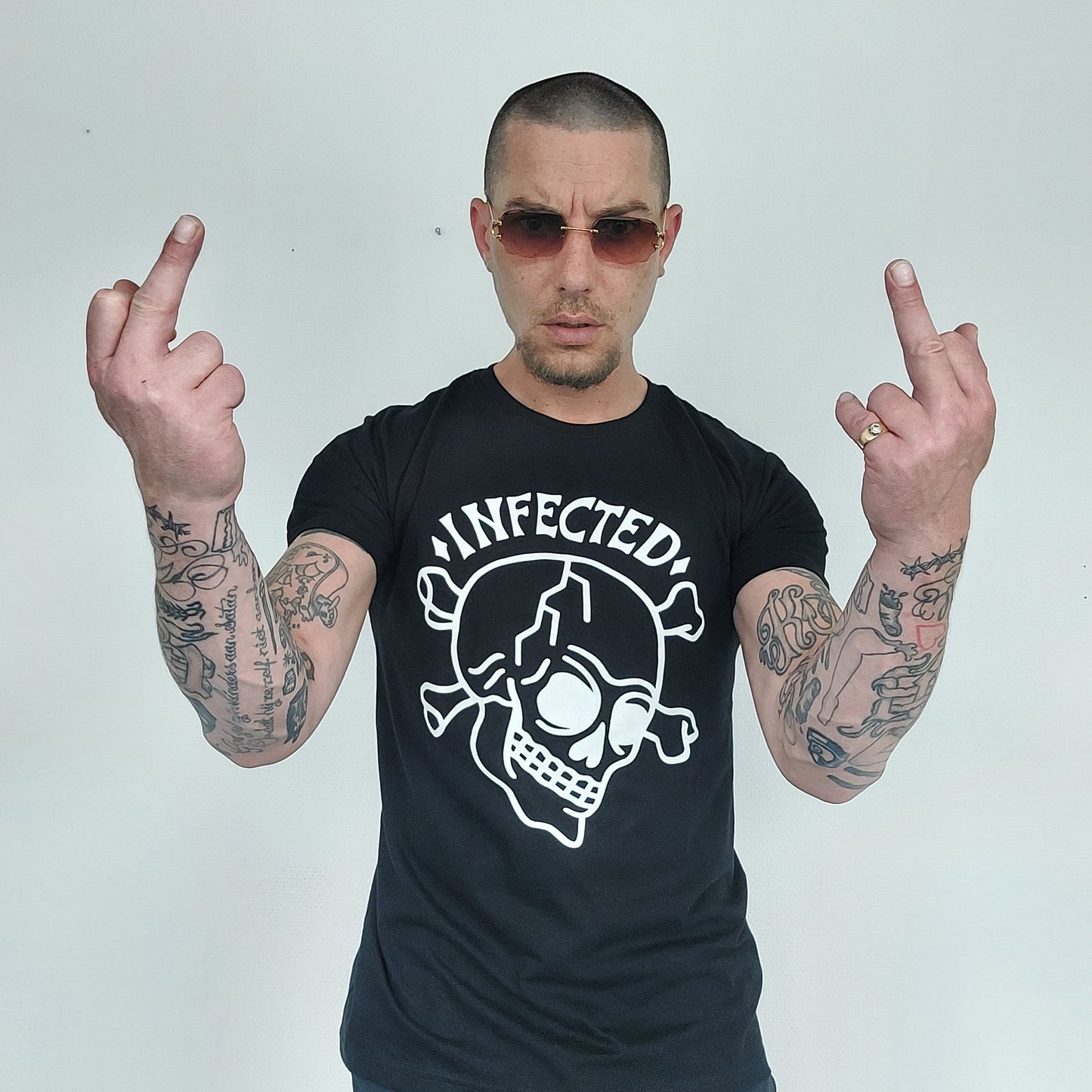 T-Shirt Infected Skull Zwart