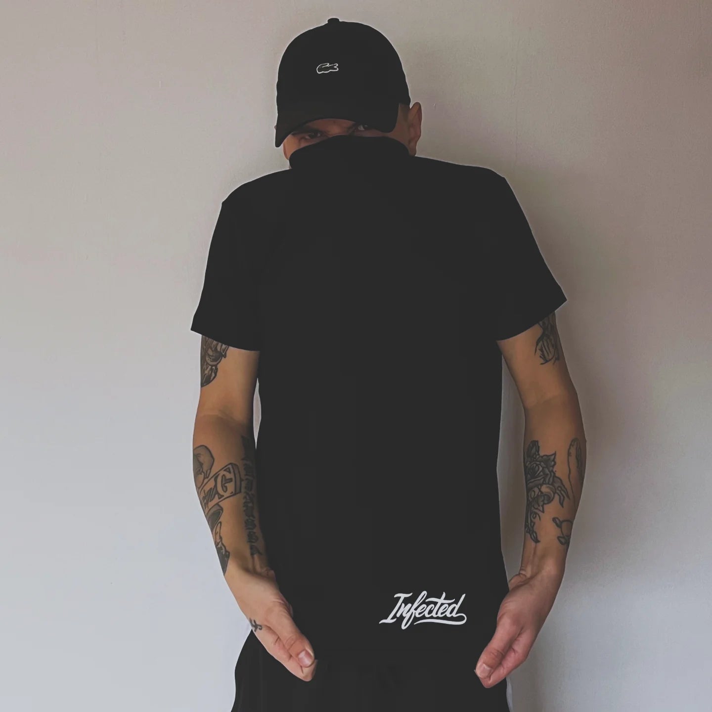 T-Shirt Infected Basic Zwart (XS, S, M)