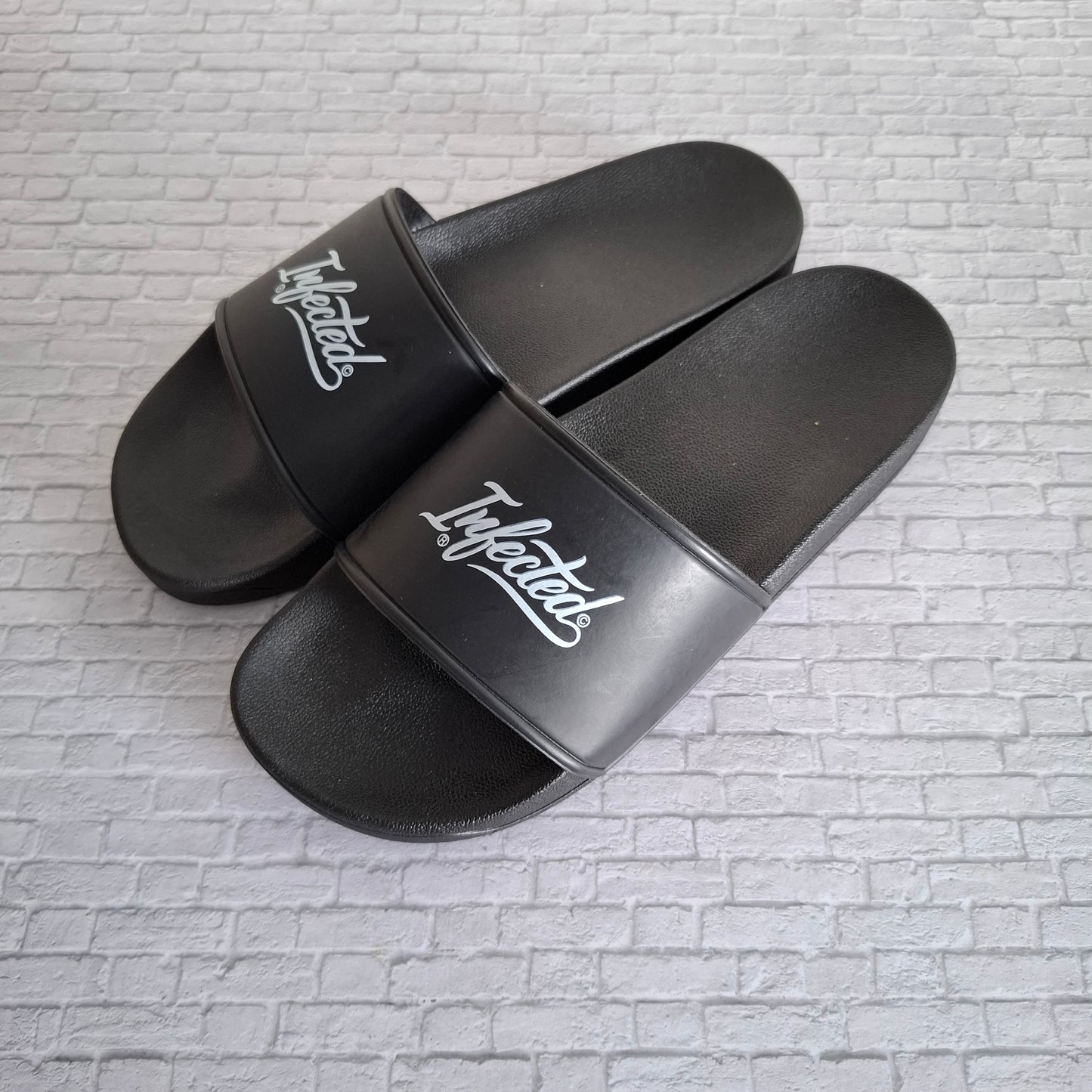 Slippers Infected® (35, 37)