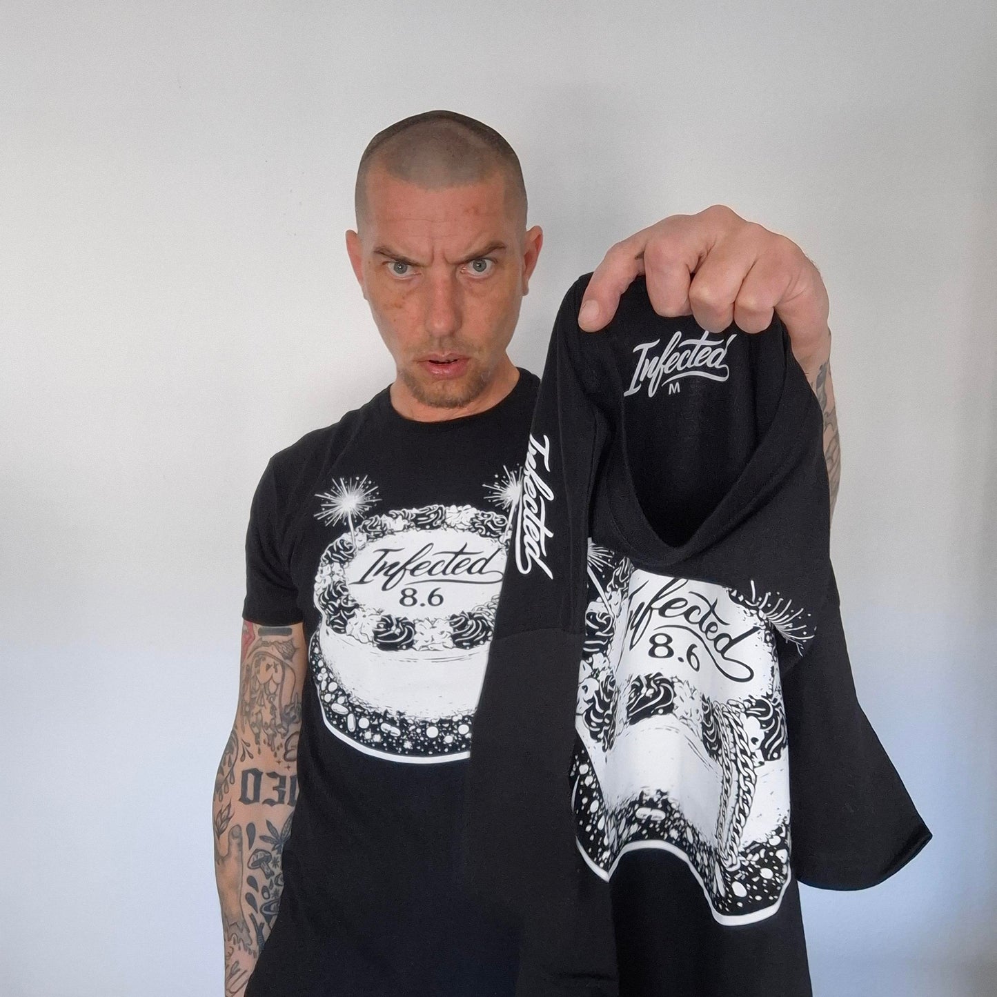 T-Shirt Infected 8.6 Taart