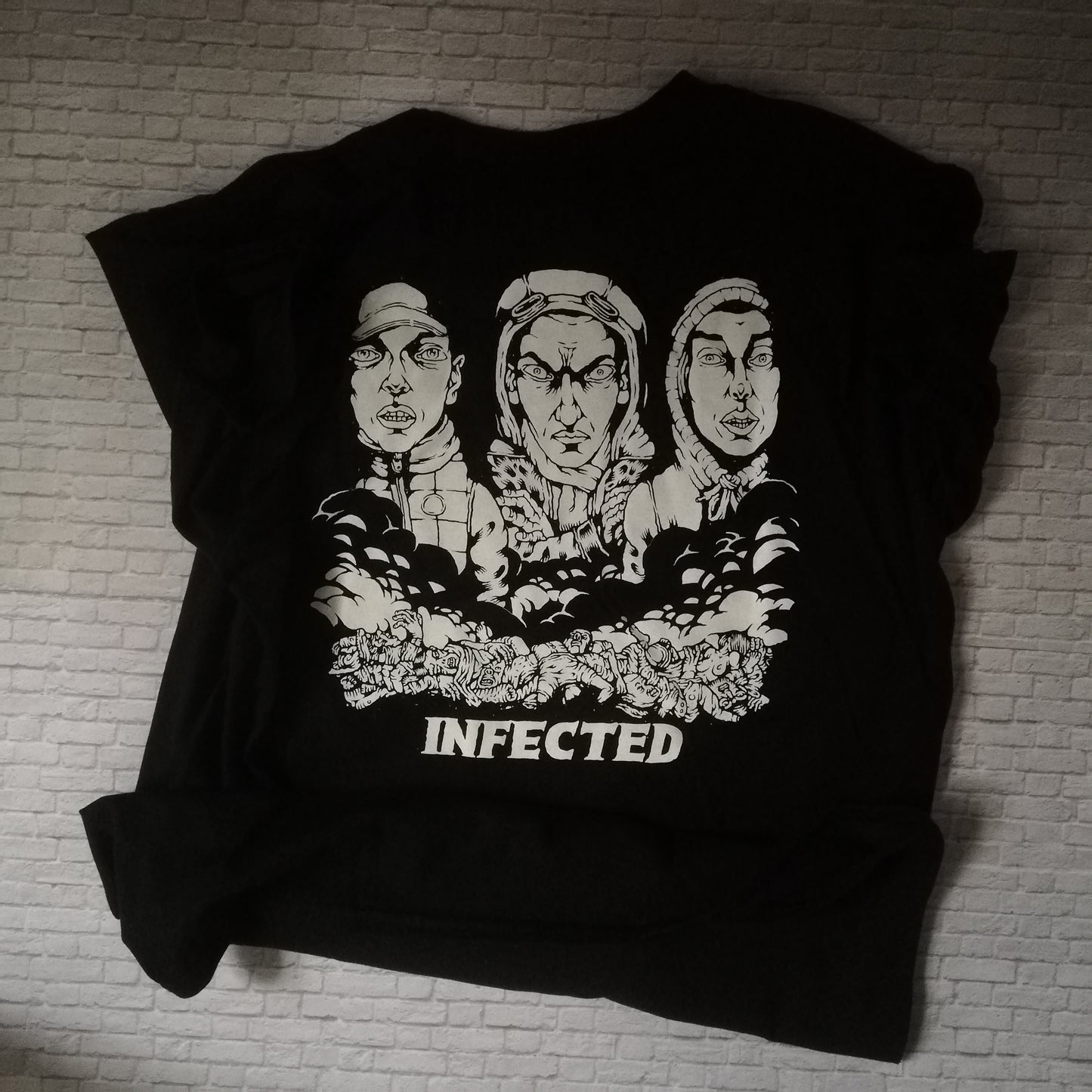 T-shirt INFECTED X BYSTEEF